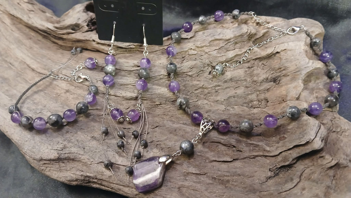 Amethyst & Larvikite Set