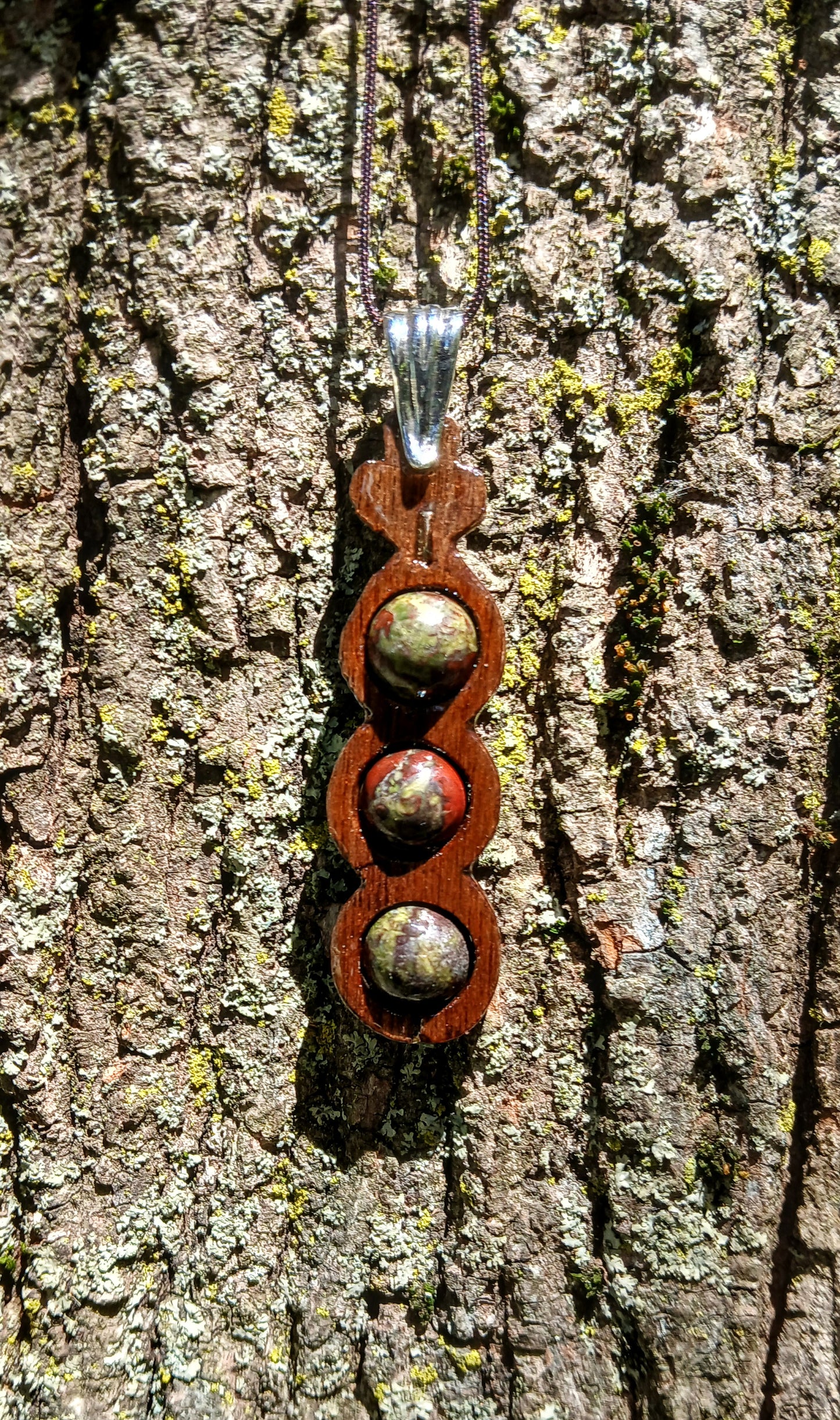 Jörmungandr - Dragons Blood Jasper Triple Bead Frame