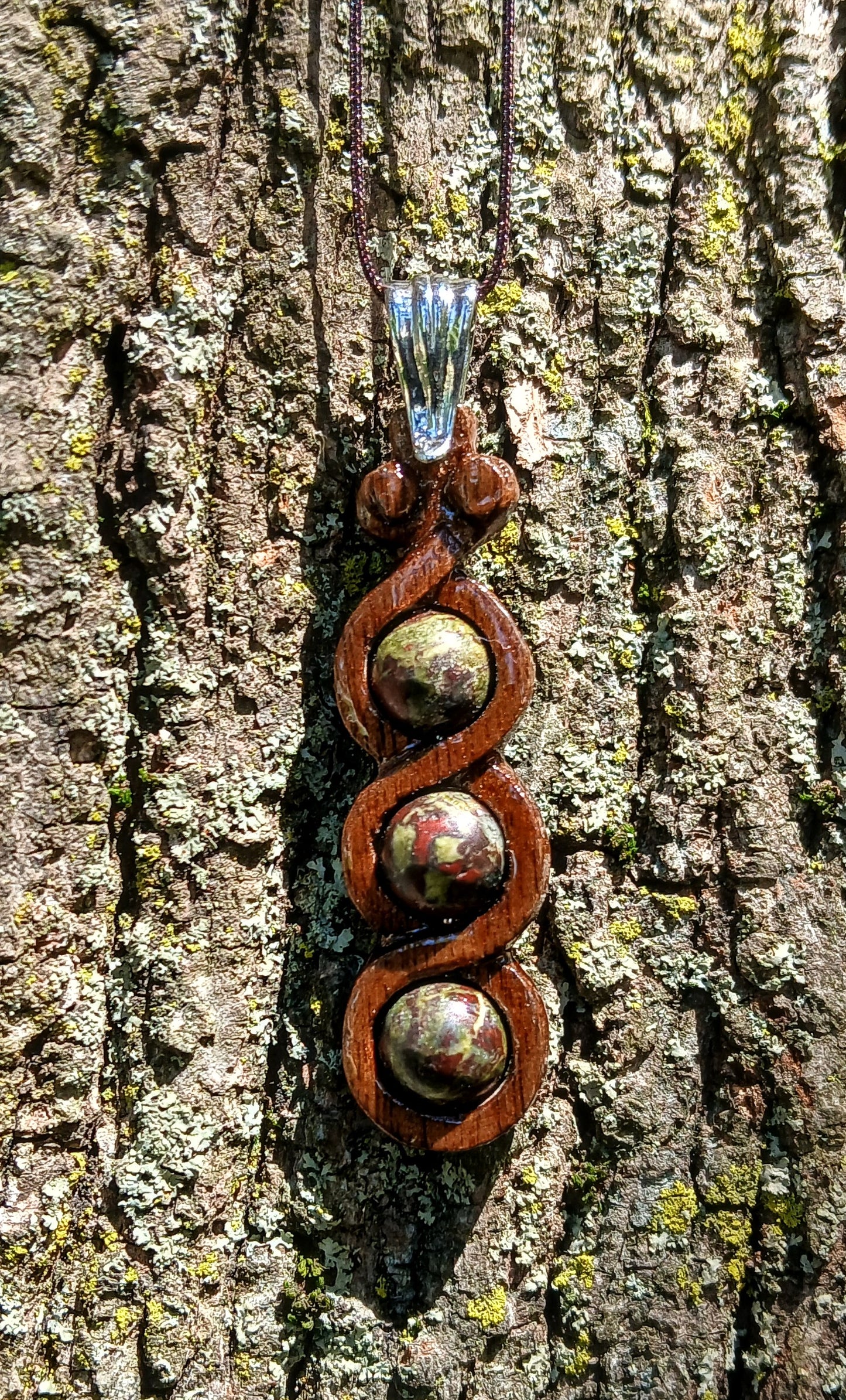 Jörmungandr - Dragons Blood Jasper Triple Bead Frame