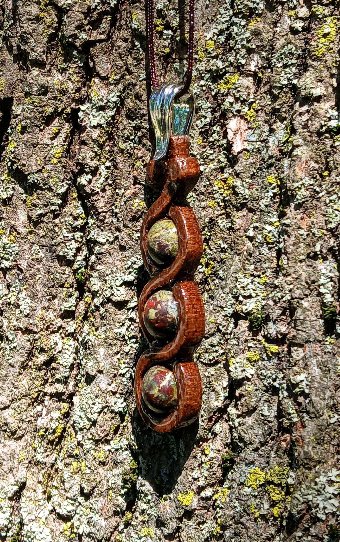 Jörmungandr - Dragons Blood Jasper Triple Bead Frame