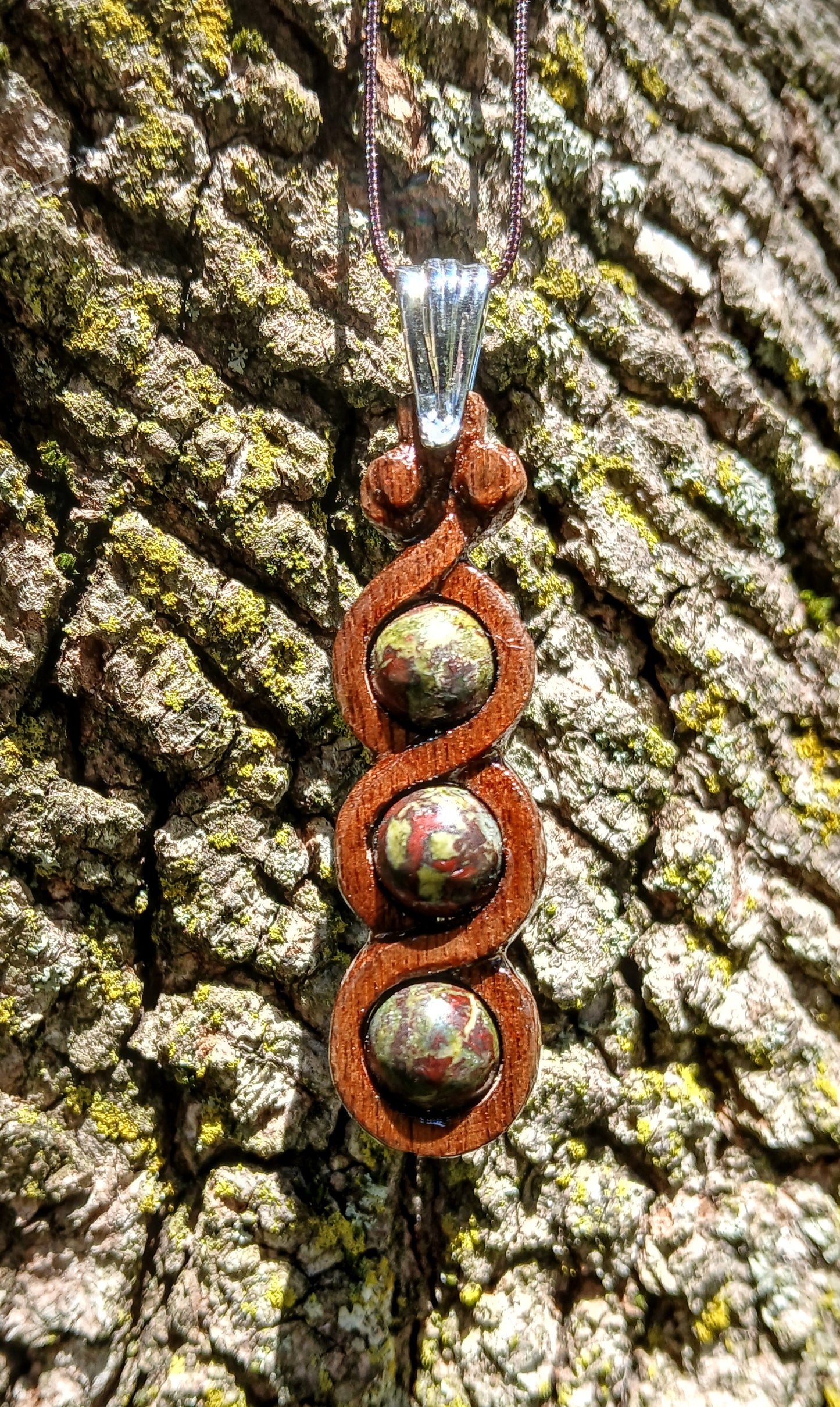 Jörmungandr - Dragons Blood Jasper Triple Bead Frame