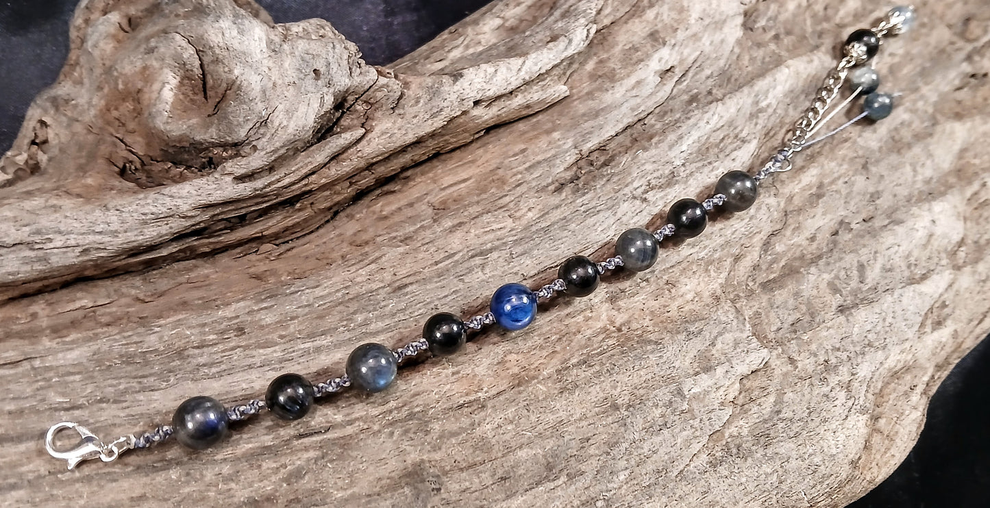 Blue Kyanite, Arfvedsonite and Spectralite